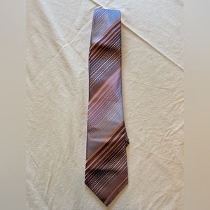 NWT Kenneth Cole Reaction Pure Silk Tie